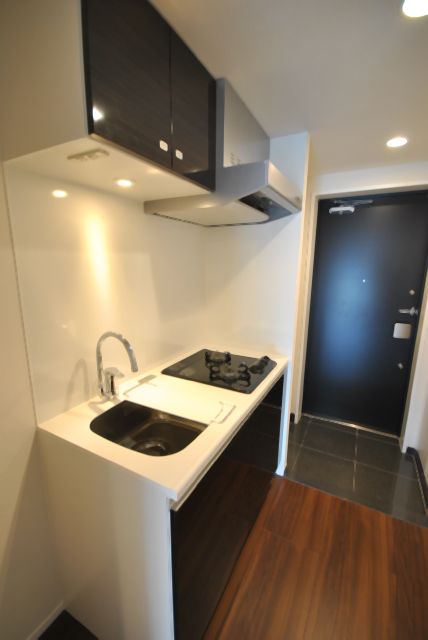 キッチンはシンプルながら、オシャレさは忘れない。お掃除がしやすいキッチンになっています。