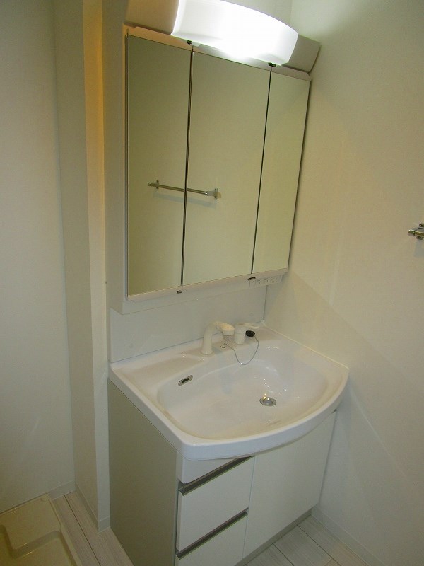 洗面脱衣っ所の収納たっぷり