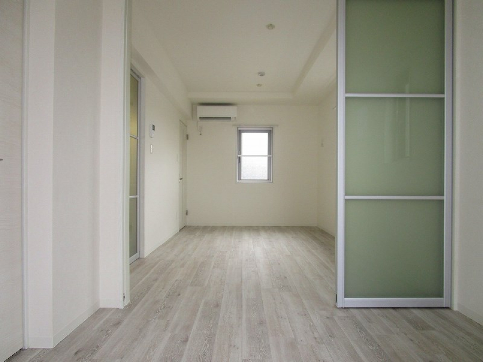 白を基調としたお部屋です