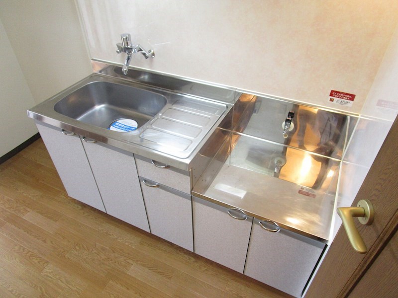 シンクが広めなので洗い物が多くても大丈夫！