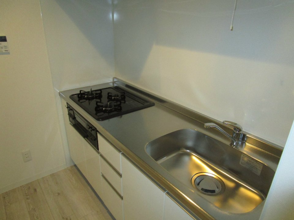 白を基調としたキッチン