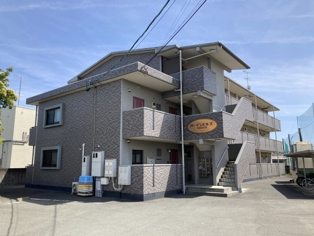 マンション名の入った看板が目印！