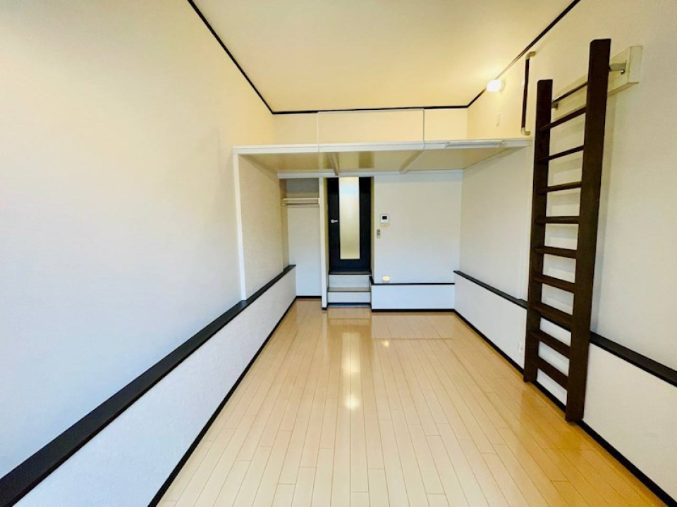 階段は壁沿いに収納できる