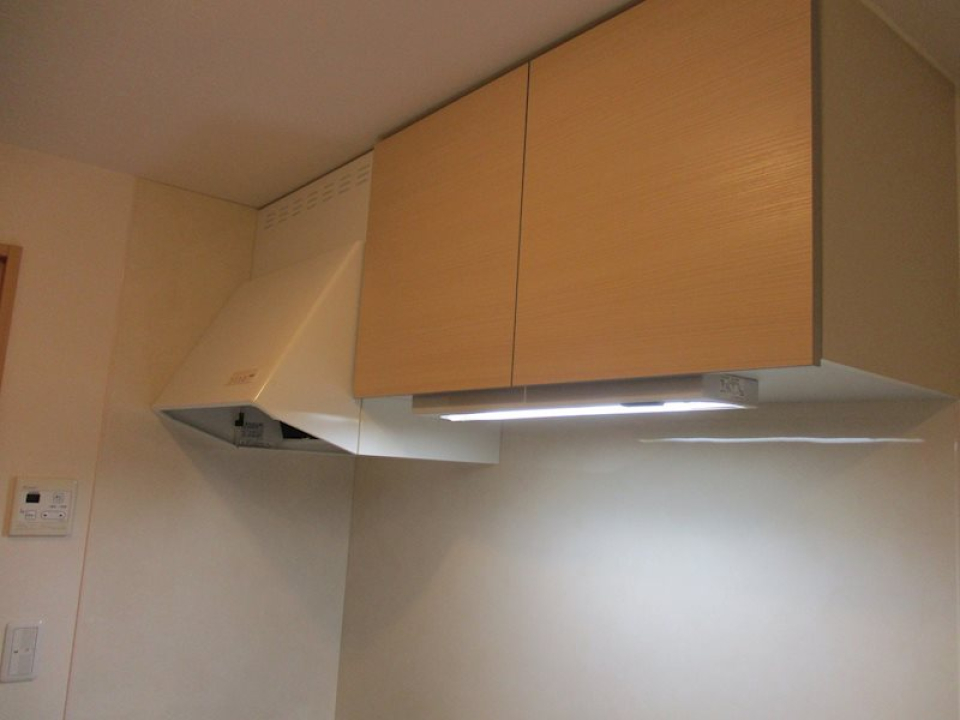 キッチン上の収納棚もあるので、常にキッチンをスッキリ片づけられます。