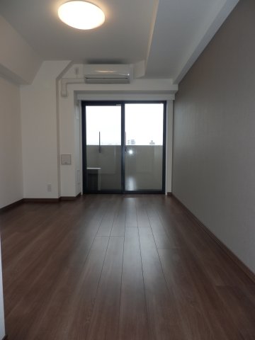 ８．３帖のお部屋です。落ち着いた雰囲気の内装です。