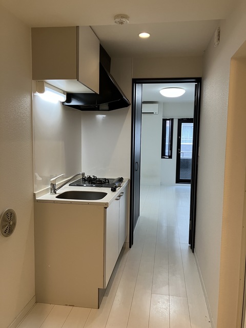 廊下には２口のガスコンロが設置されています。