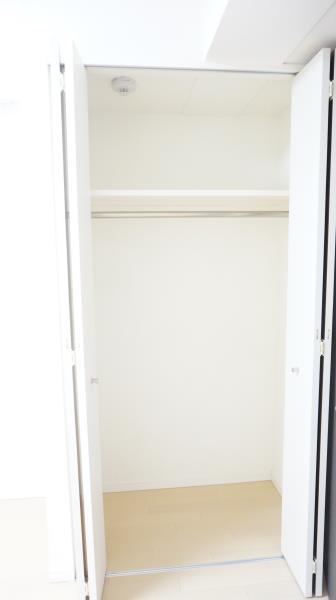 洋室には収納が付いています。