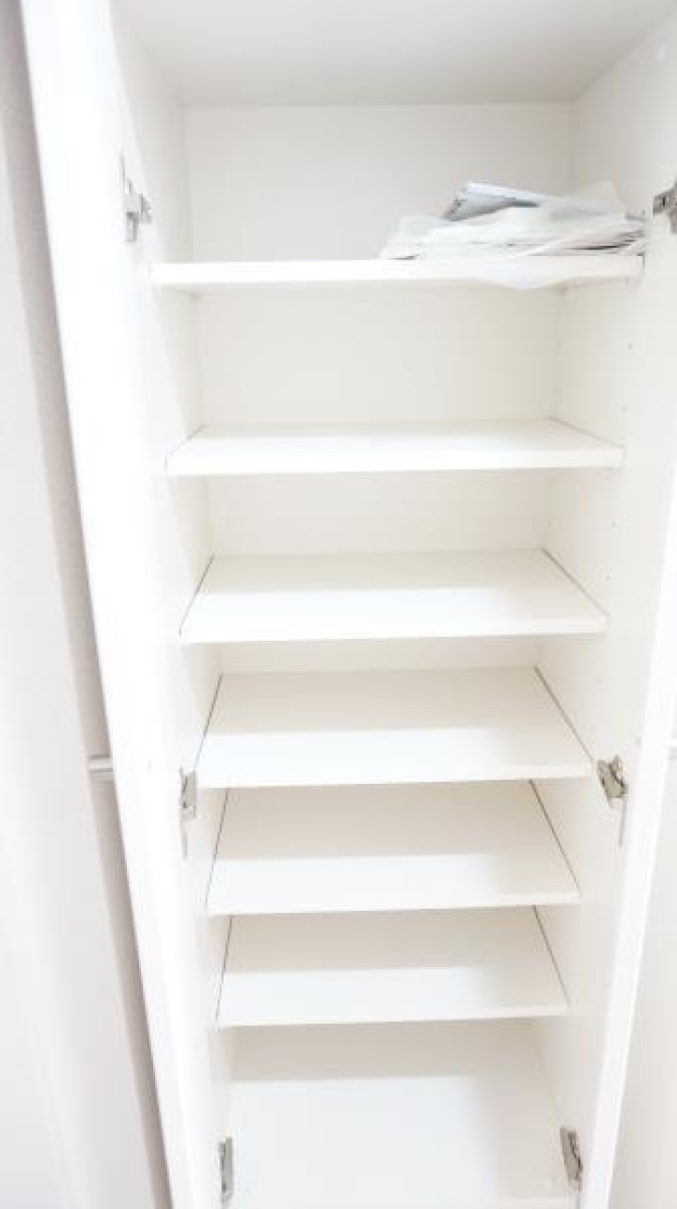 シューズボックスの玄関は少し上がった右手にあります。