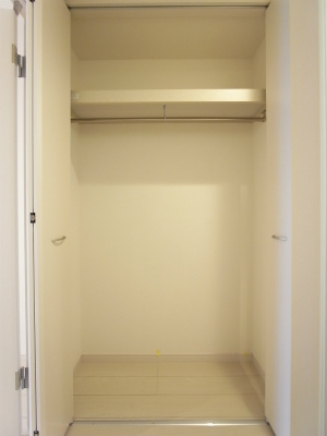 クローゼットの中の様子です。