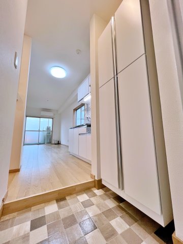 玄関のタイルがオシャレですね。