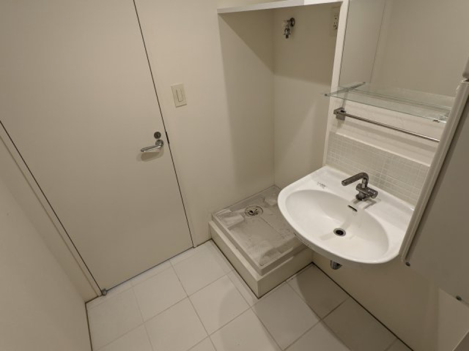 洗面台はシンプルです。
