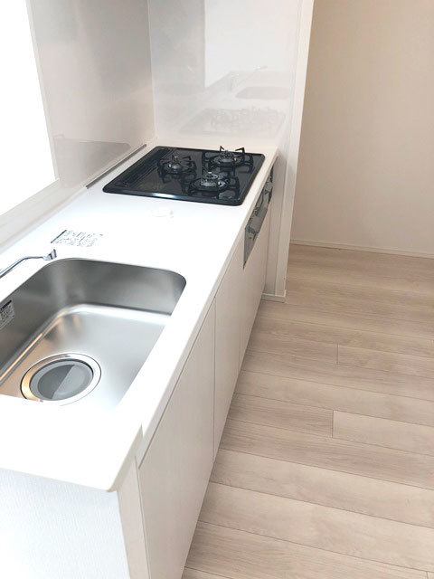 キッチンはシンクが広々としているので、洗い物の効率が良くなりそうです！
※写真は同タイプ住戸です。