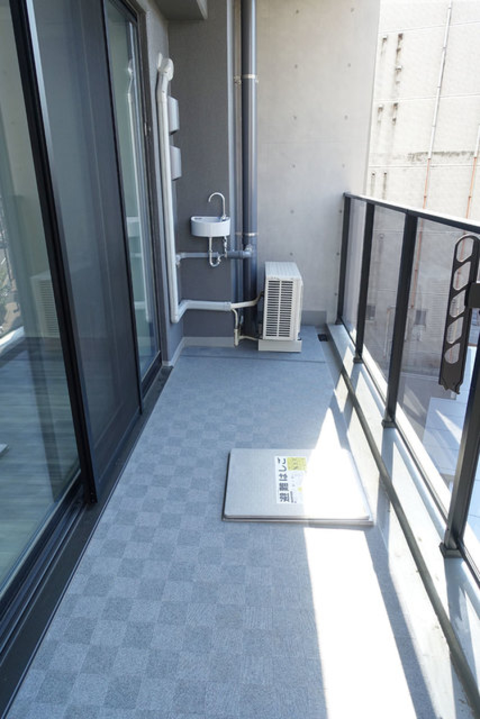 5階からの景色をバルコニーから覗いてみましょう。※写真は同タイプ住戸です。