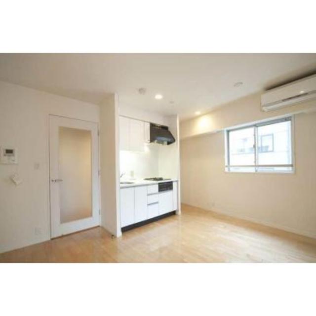 駅から徒歩8分の1LDK。
羽田空港約20分で行けたり、TDLも比較的近かったりと、遊ぶ場所に囲まれたお部屋です！
※写真は同タイプ住戸です。