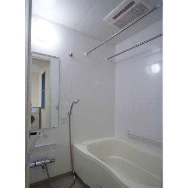 浴室乾燥機のついたお風呂。
1日の疲れを癒して下さい。
※写真は同タイプ住戸です。