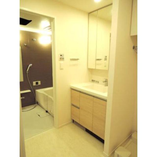 独立洗面台の様子。※写真は同タイプ住戸です。