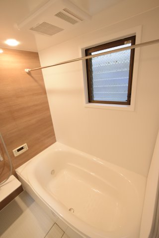 ゆっくりくつろげる浴室。