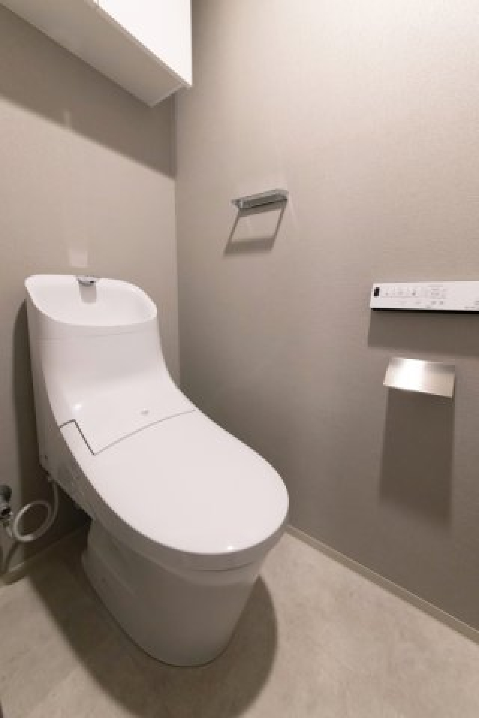 トイレにも収納があります