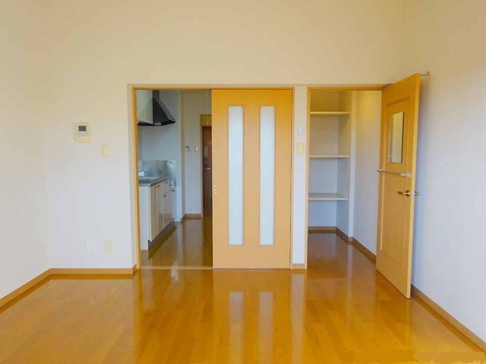 ウォークインクローゼット付きの浴室