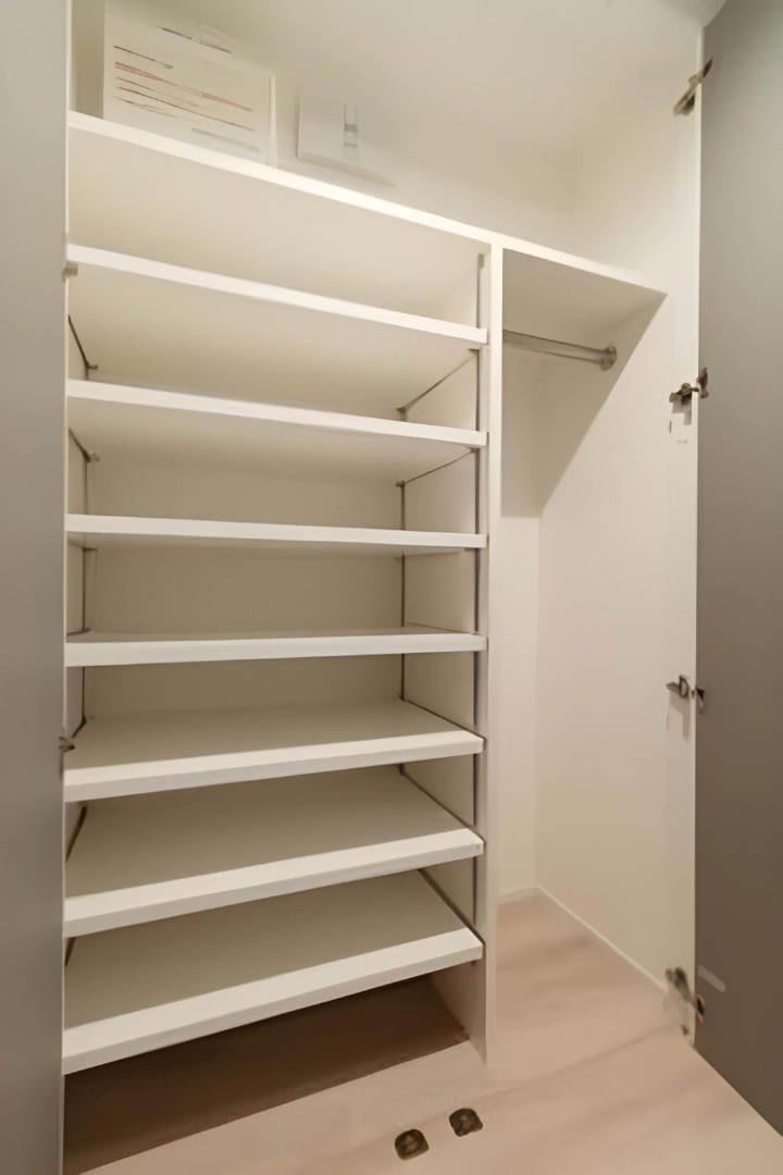 シューズボックスを開けた時の様子。※写真は同タイプ住戸です。