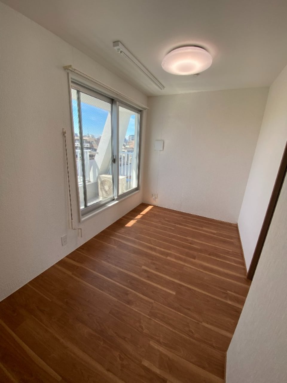 お部屋はもう一つあるので、生活するには十分な広さなのではないでしょうか。