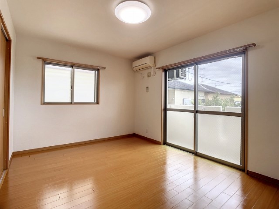 12帖の広々LDK！
家具やインテリアの配置にこだわりたくなりますね！