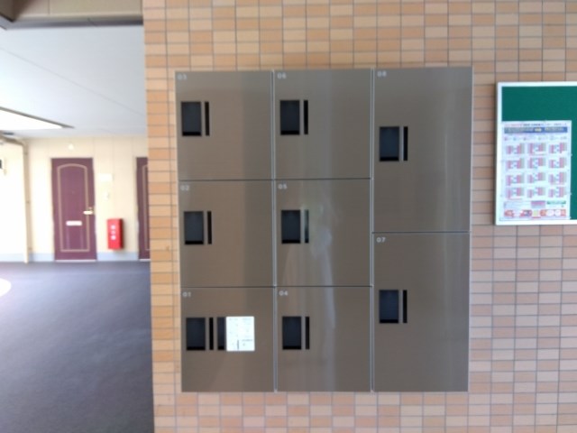 宅配ボックス付き。