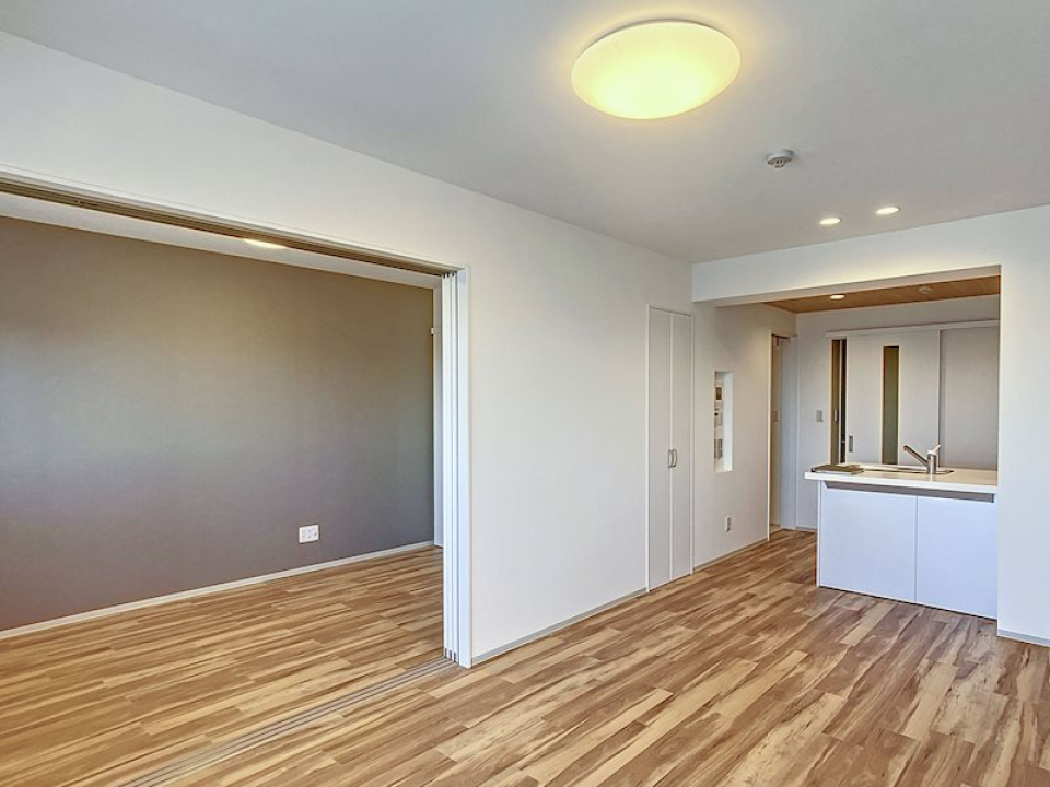 隣のお部屋ともつながっていてお部屋がより広く感じますね！