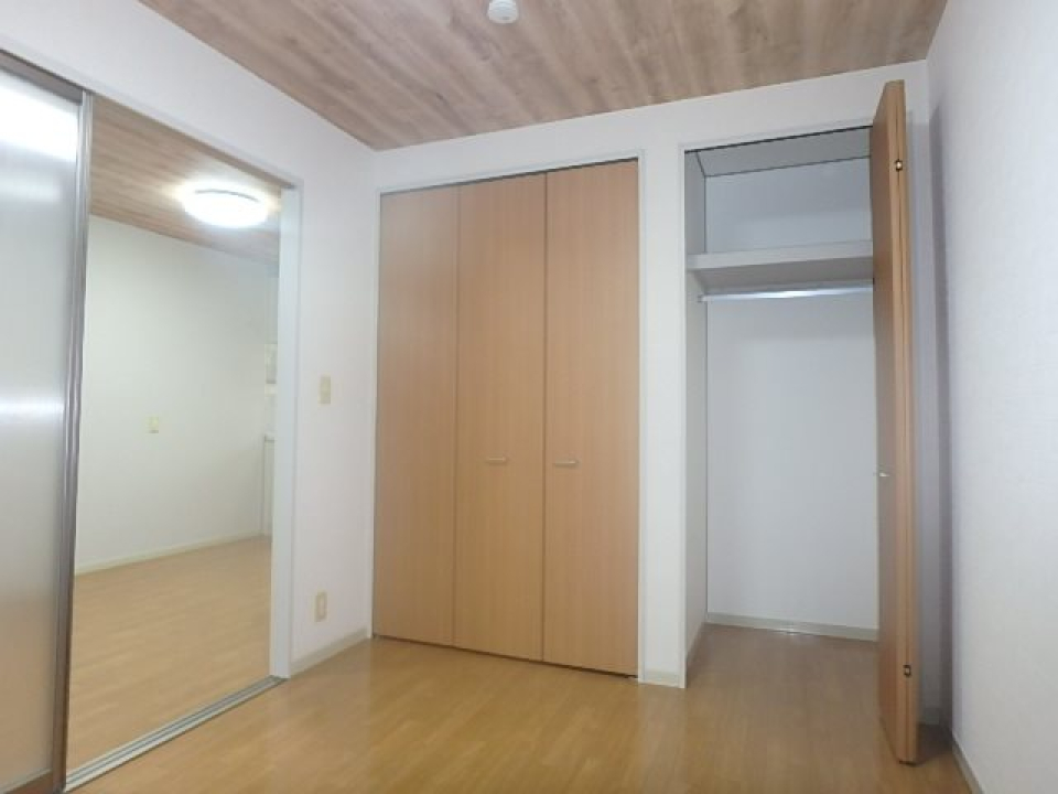 洋室には収納が充実