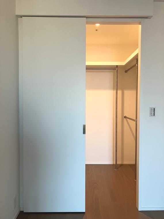 ２１帖のウォークインクローゼットが付いています。