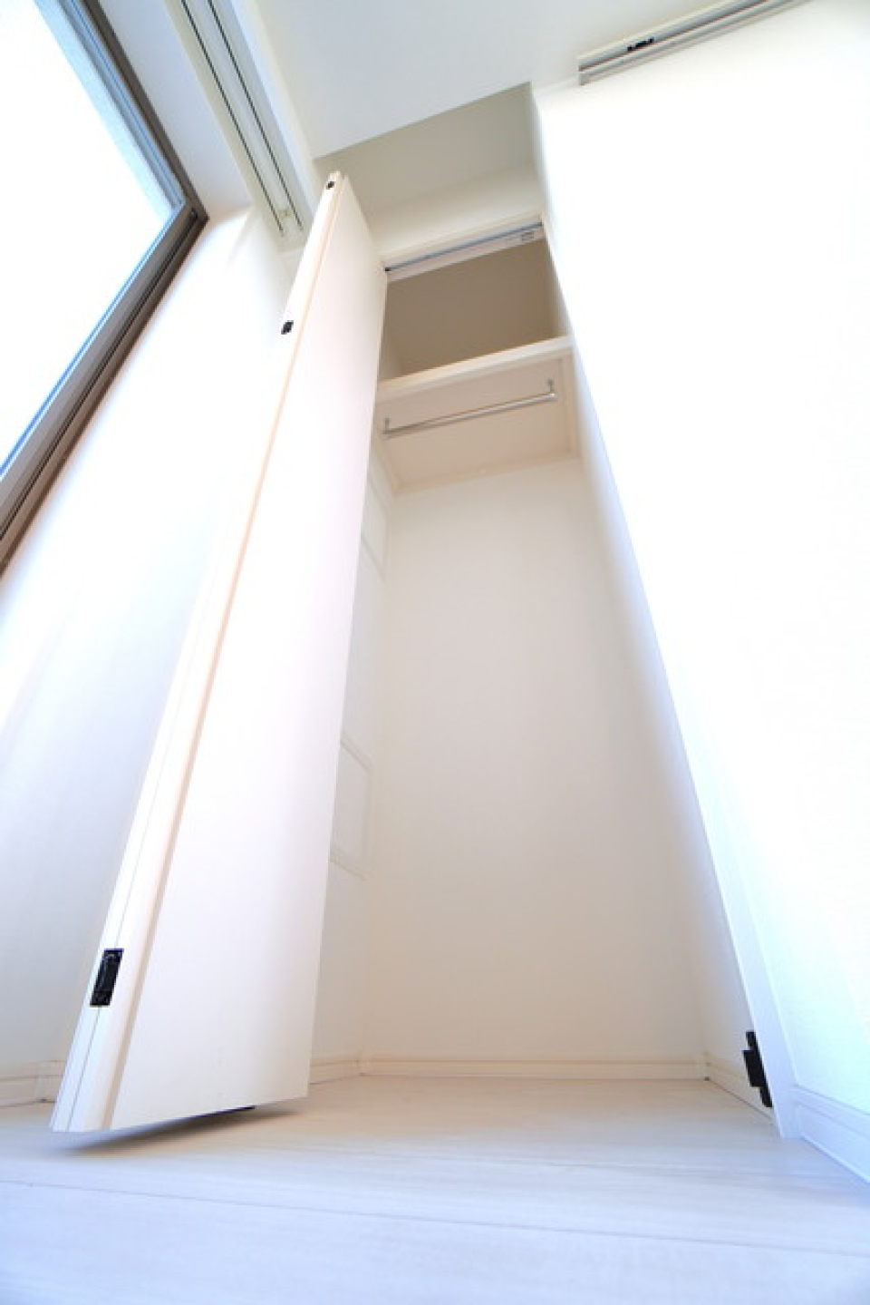 クローゼットの中です。
※写真は同タイプ住戸です。