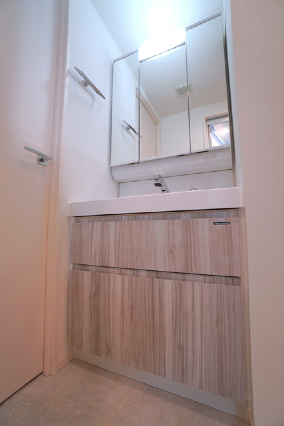 嬉しい独立洗面台です。
※写真は同タイプ住戸です。