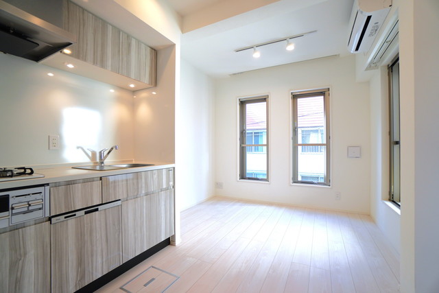 8.3帖のダイニングキッチンです。
※写真は同タイプ住戸です。