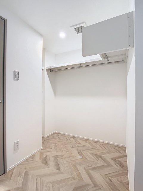 地下1階のオープンクローゼットです。