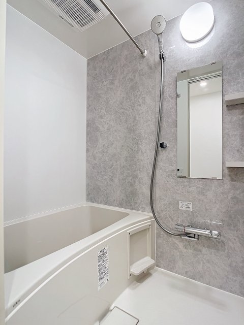 シンプルな浴室です。