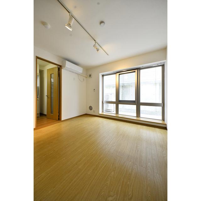 大きな窓があるので明るくて、気分も上がりそう