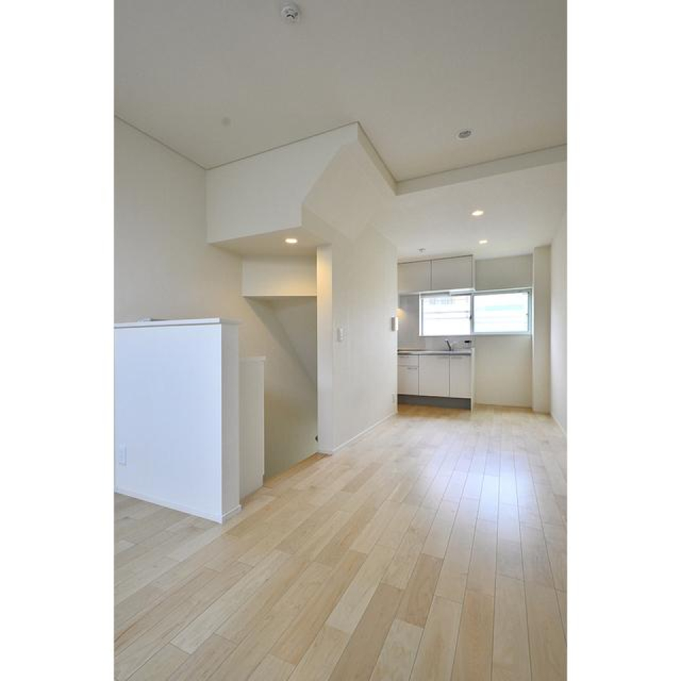 奥手にキッチンがあります。