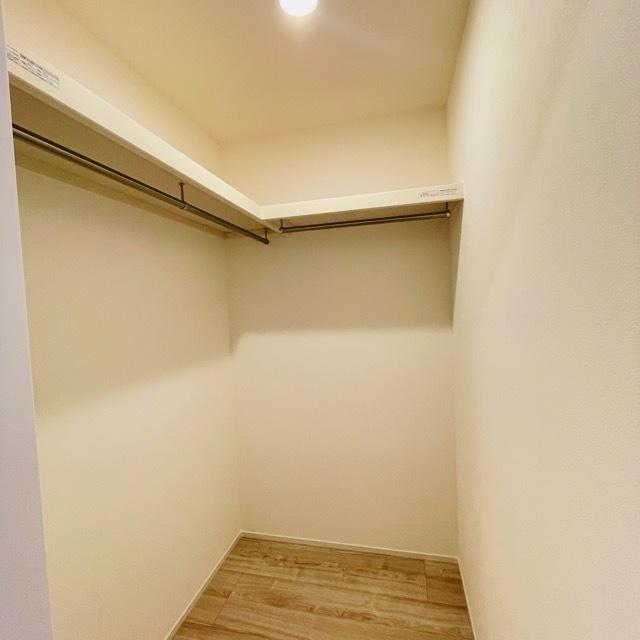 嬉しいウォークインクローゼットです。