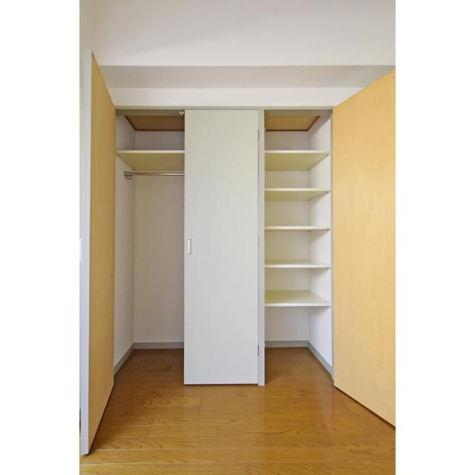 クローゼットの中の様子です。