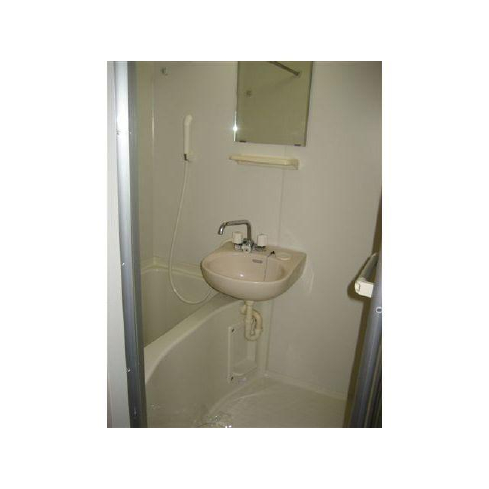 浴室と洗面台はお隣同士。