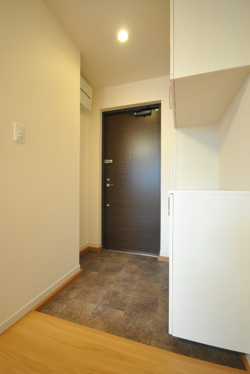 玄関
※参考写真