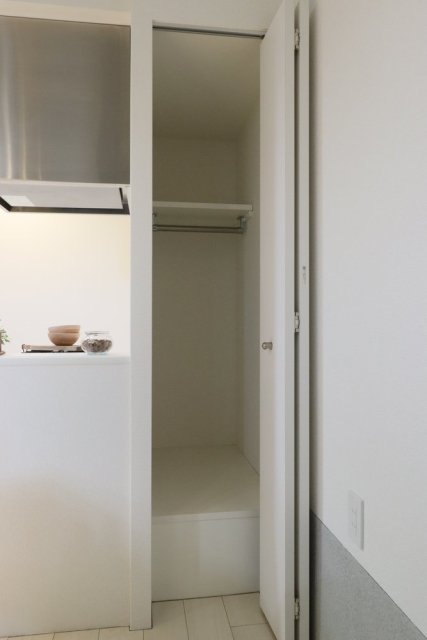 キッチン横のクローゼットです。