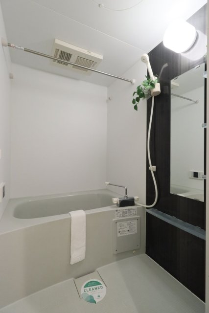 シンプルな浴室です。
※家具･小物はイメージです