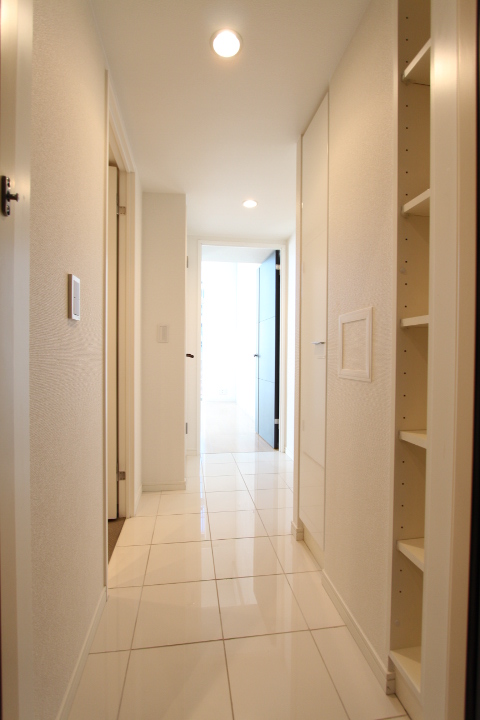 玄関には、シューズＢＯＸもあります。