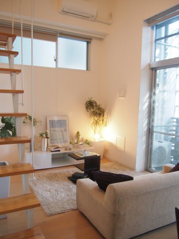 リビングルーム。休日にゆったりと出来そうな空間です。
※家具はイメージです。