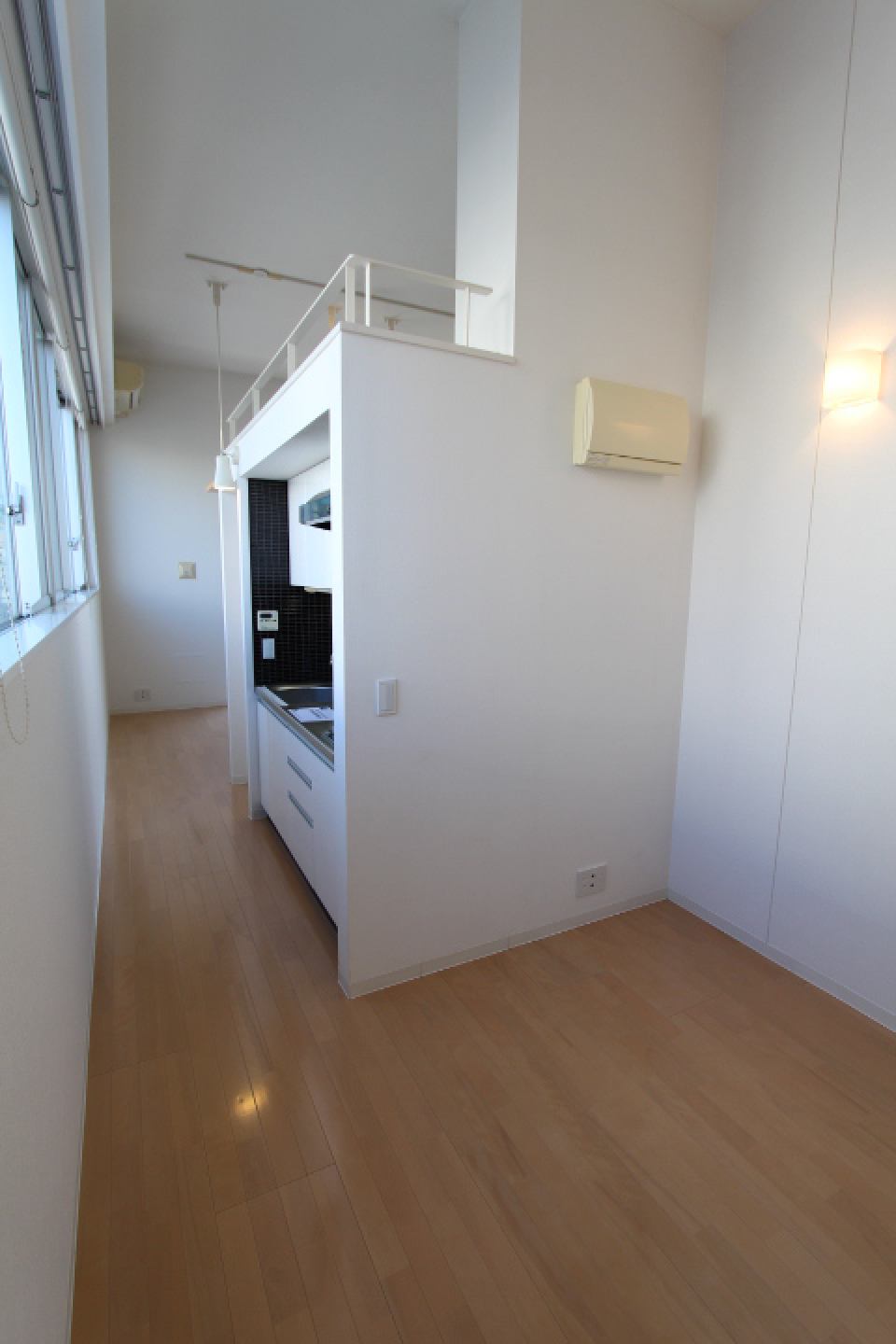 これ、実は・・キッチンなんです！ロフトの下に入れ込むなんて！秘密基地見たい！