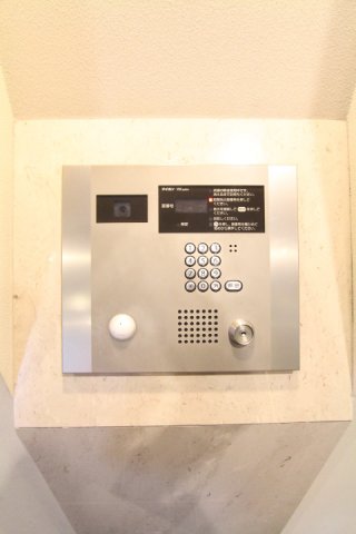 オートロックで安心です。