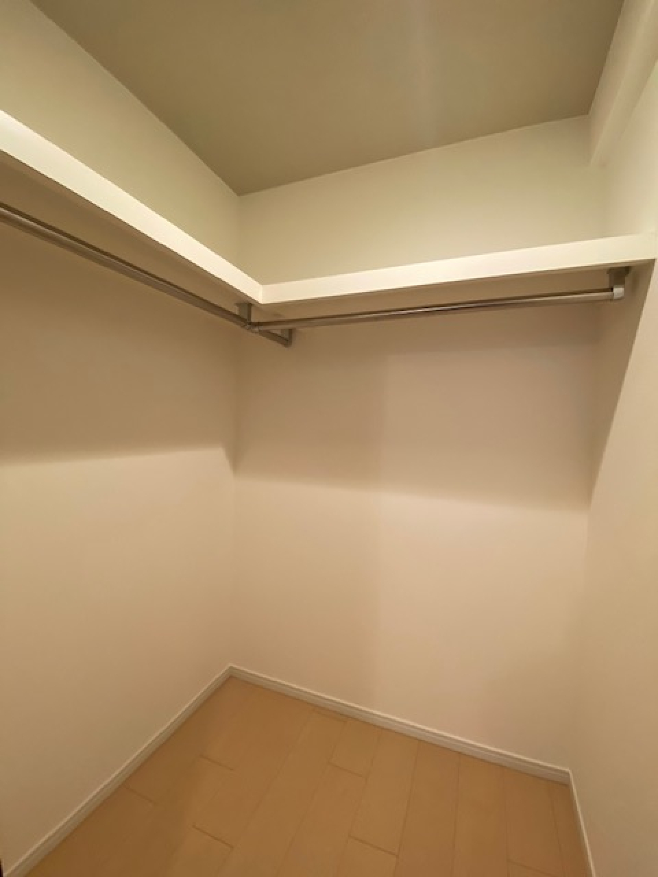 ウォークインクローゼットが付いています。