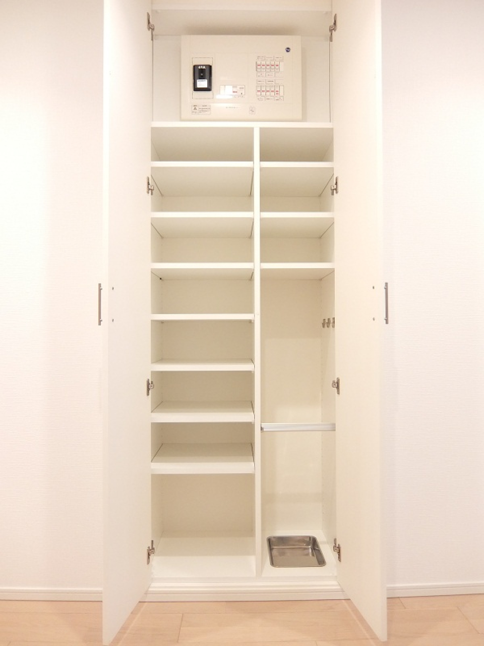 シューズボックスを開けた時の様子。※参考写真