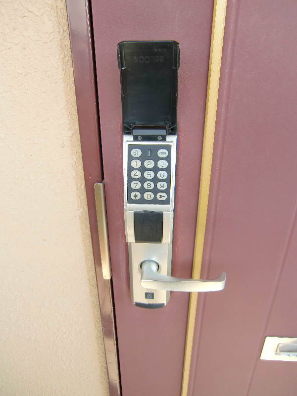 電子ロックなので鍵不要